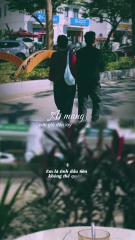 Em là tình đầu tiên không thể quên ... #nhachaymoingay #bookstationcoffee 