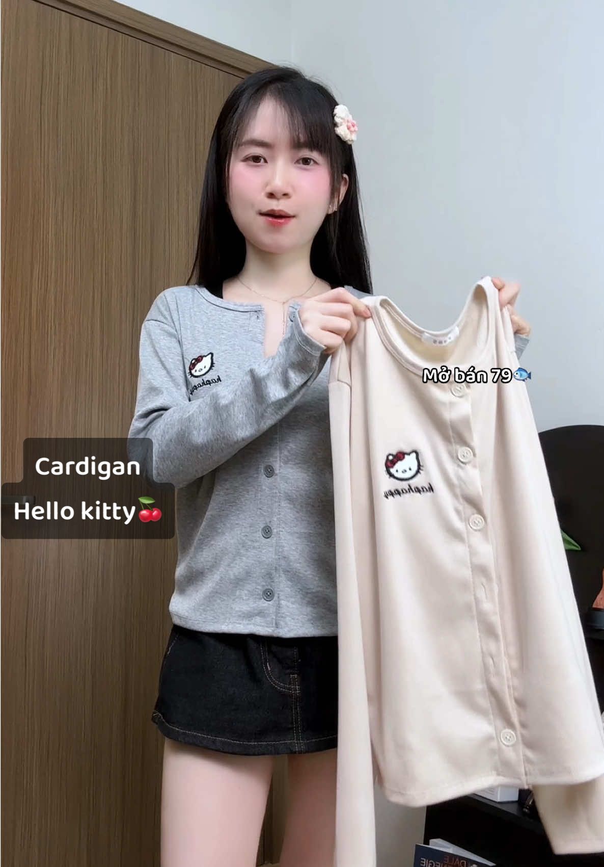 Team mê hello kitty đâu roàiiiii 🍒❄️✨ #xuhuong #cardigan #cute #hellokitty #meozbasic 
