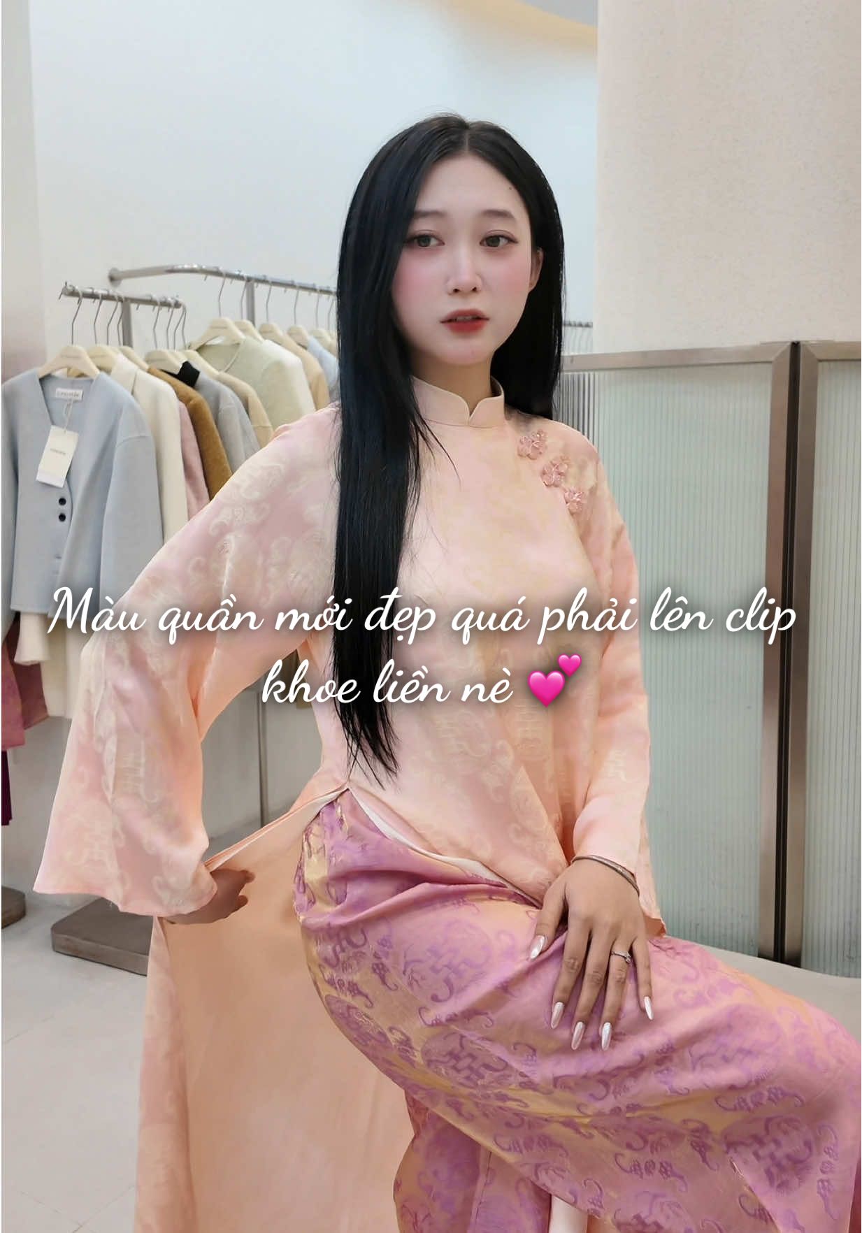 Áo dài 4 tà tơ tằm Cẩm Yên - có thêm màu quần mới, mix lên xinh lắm các nàng ơiiii #thoitrangnu #reviewlamdep #xuhuong #aodai #aodaitet 