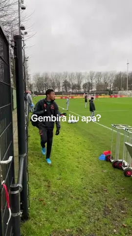 El terbang🥴😵‍💫#davidneres#ajaxamsterdam#brazilian#fyp#xybca 