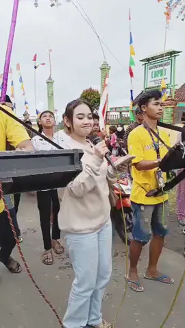 artis cantiknya kuda joged kebumen bareng new RjB..  #kudajoged #kudajogedkebumen #fypシ゚viral #kebumen24jam #kuda 