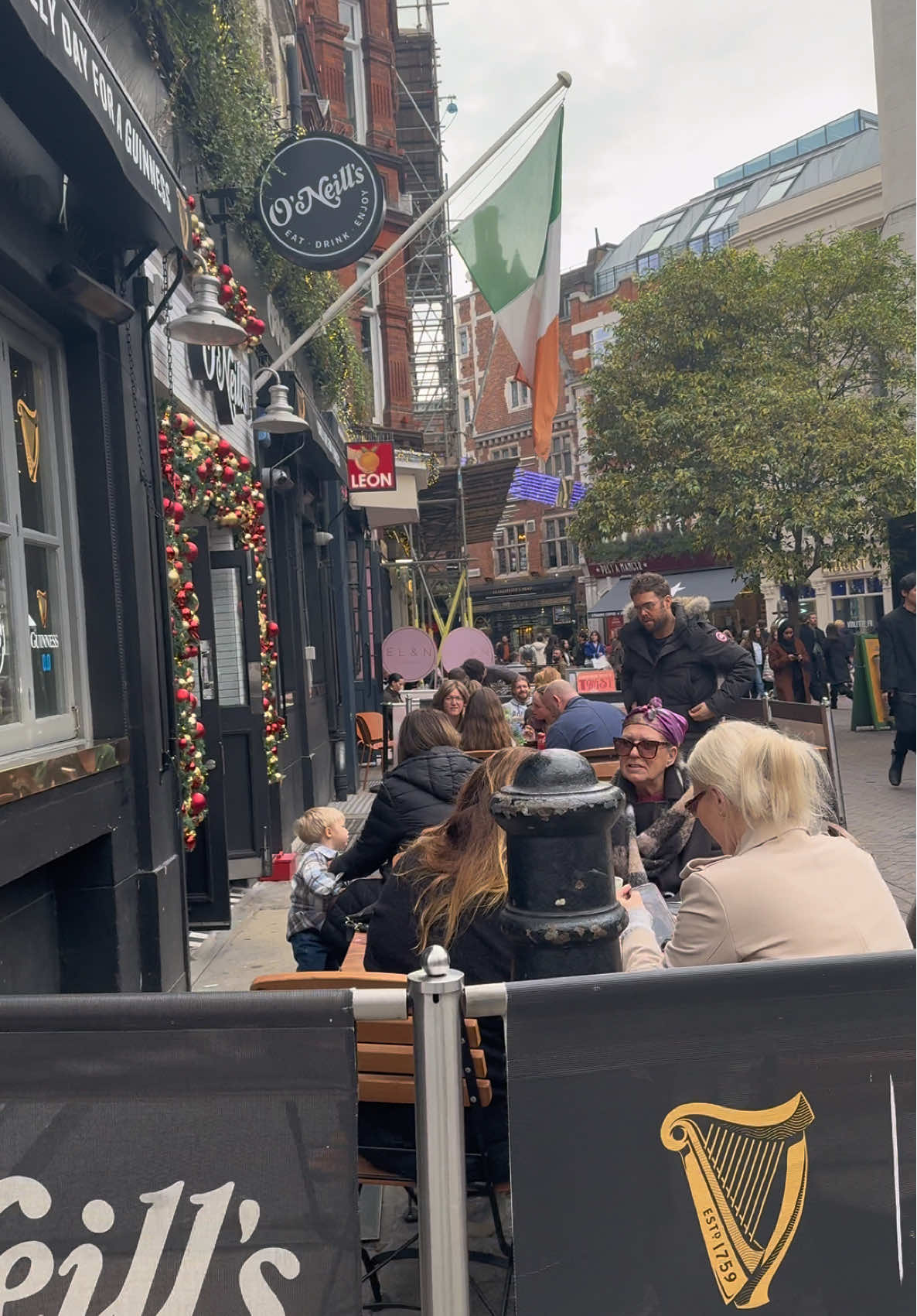 London Streets 🇬🇧 Carnaby St, Soho, W1F 