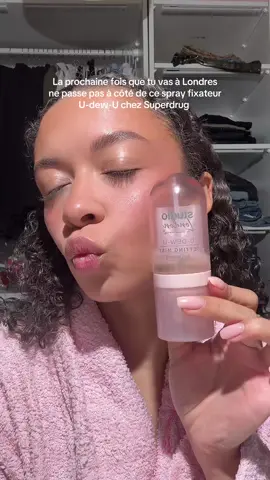 Seulement 7£ pour un glow de dingue 😍 @Studio London @Superdrug #settingspray #dewymakeup #superdrug #makeup 