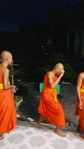 Thấy tội mà thôi cũng kệ, một tuần cho xài điện thoại 1 ngày thôi còn mới nên chú tâm hịc hành 