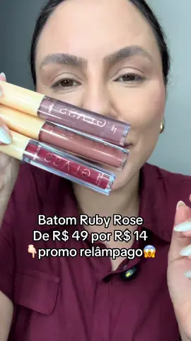 O equilibrio perfeito entre o conforto de um balm, o acabamento soft matte e o glow natural de um gloss! O Batom Líquido Ruby Rose Glass Soft Biur entrega uma cobertura suave, efeito blur nos lábios e aquele toque luminoso que realça sua beleza com naturalidade. @Ruby Rose BR #blackfridaybrasil #maquiagem #batom #gloss #batomrubyrose 