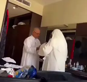 بنـ^ـتهم بتقول متجوزين بقالهم ٣٨ سنه ولسه بيغير♥️♥️♥️ #العمره  #الغيرة  #حب_الزمن  #غيره_الراجل_على_زوجته_فى_العمره  #مسن_يغار_على_زوجته 