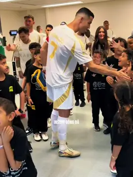 “FIFA xoá anh 7  khỏi poster, nhưng không xoá được sự thật: anh vẫn là trung tâm mọi cuộc tranh cãi.” #insghtbongda #ronaldo #cr7 #viraltiktok #xuhuong 