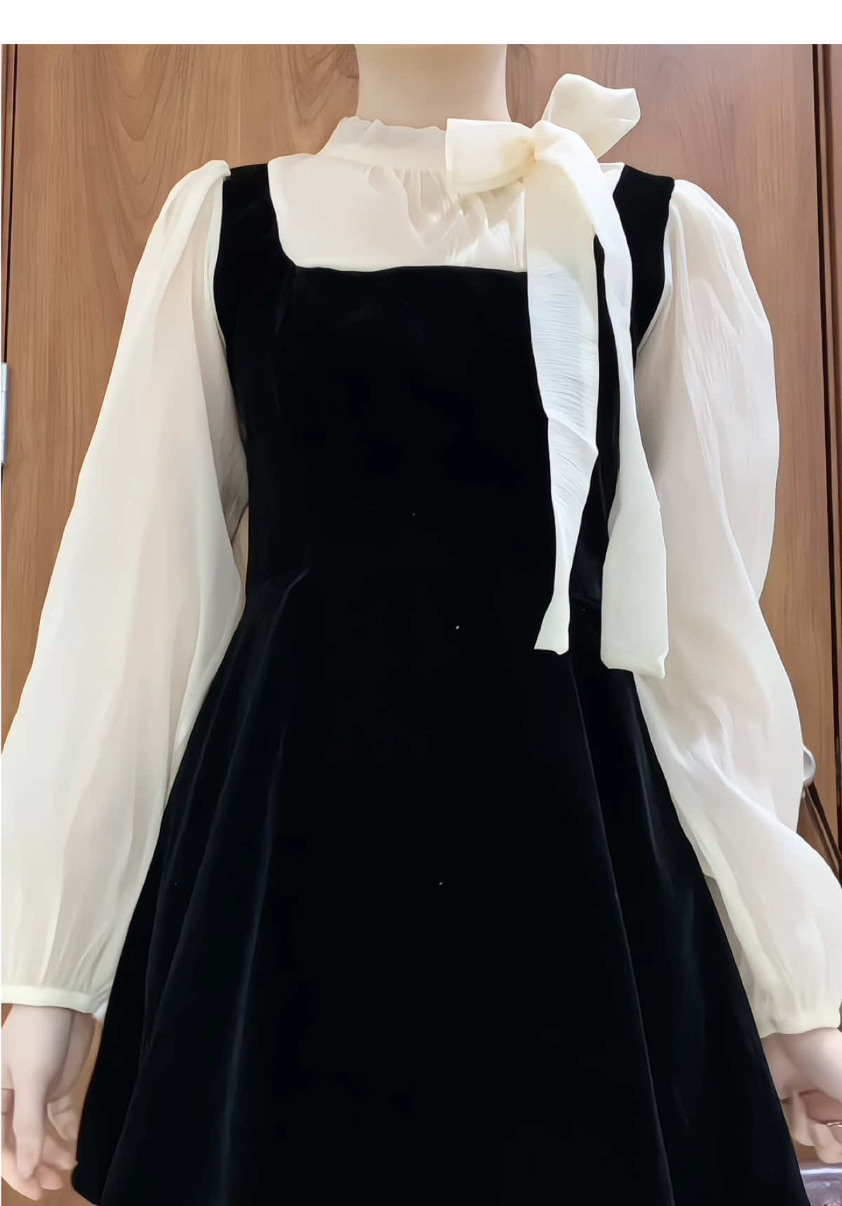 Mang đám cưới bạn thân tới đây @xixeoshop #xixeoshop #damxinh #damnhung #vayxinh #damdidamcuoi 