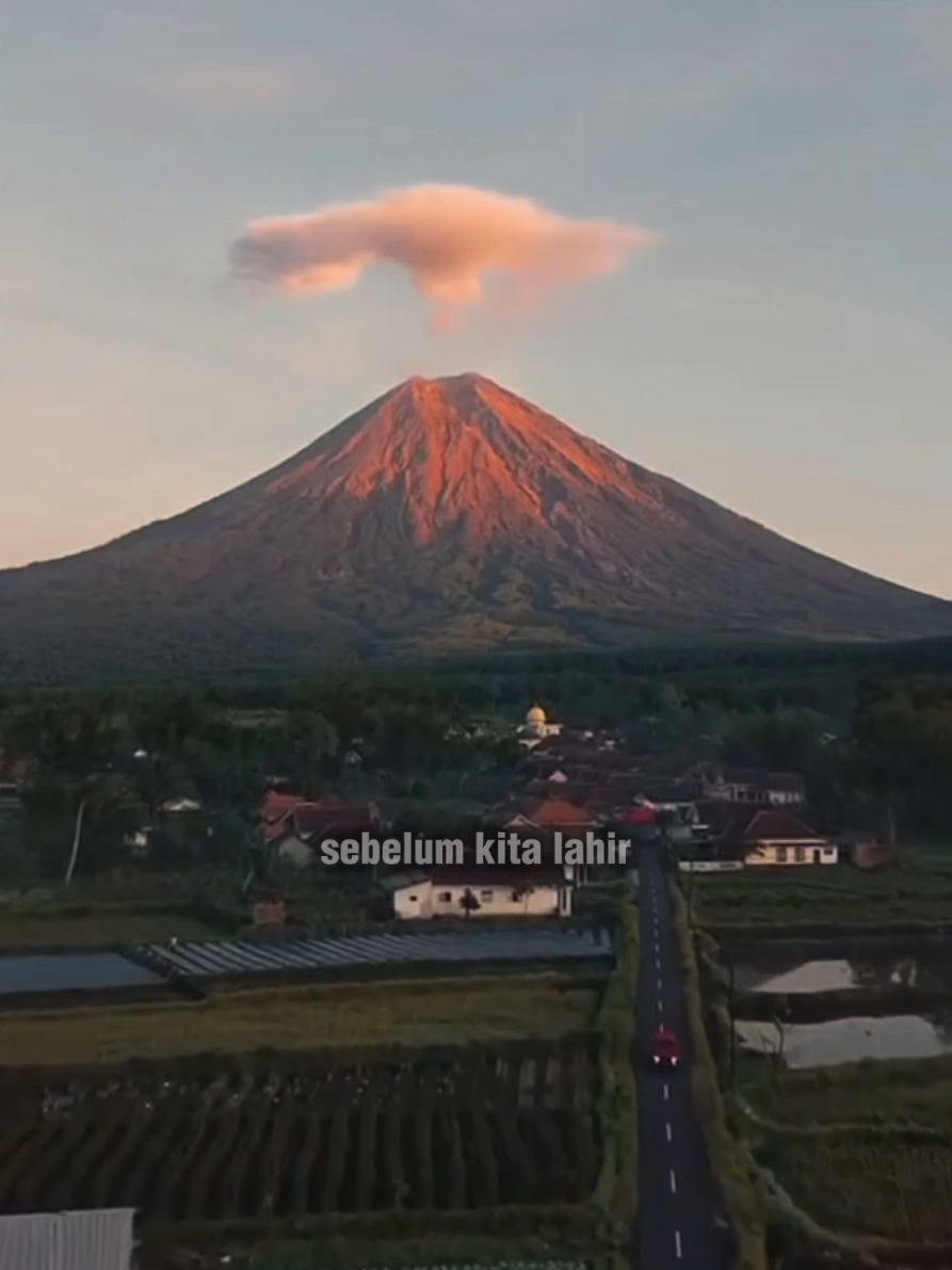 DIBALIK KEINDAHAN SEMERU . INI DIA MISTERI YANG TERSIMPAN DIDALAMNYA #semeru#atapjawa#erupsisemeru#prayforlumajang#misterisemeru