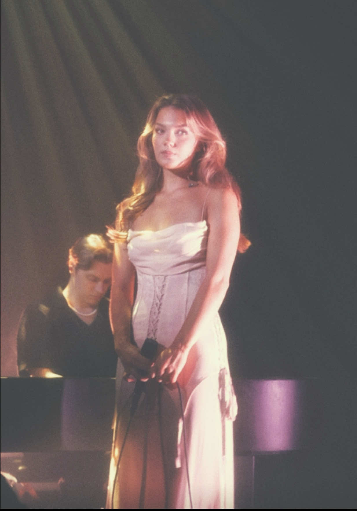 Bathroom Floor is out now !!! this song has a very special place in my heart and I really hope you guys like it 💗 #newmusic 