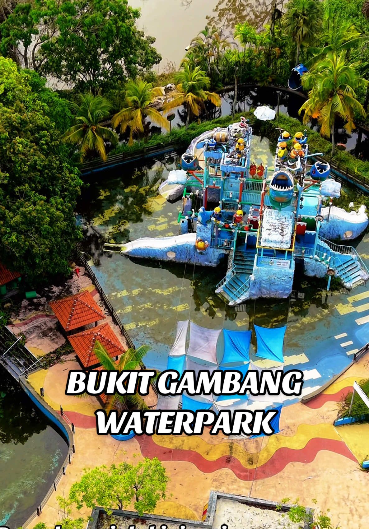 Dulu penuh gelak tawa, kini sunyi menyelimuti. Bukit Gambang Water Park, di puncak kegemilangan yang pernah memukau, kini menanti harapan baru.