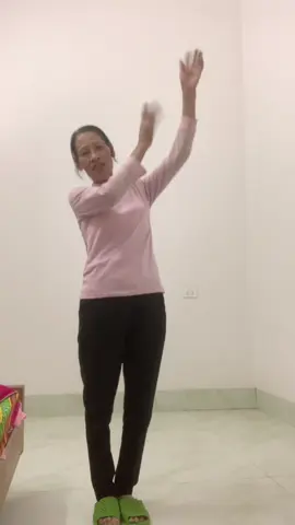 Mua khẩu trang ấn vào góc trái màn hình ủng hộ bà nhé🥰#cubaphongcach #viral #xhhhh #xuhuong #xuhuongtiktok 