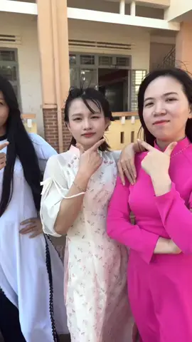 #CapCut đu trend cùng đồng bọn🤣🤣🤣 Chúng mềnh tập làm idol nhưng khum thành😅 #trending #xuhuong #giáoviên #ypfッ 