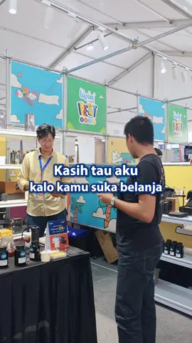 Handak cari tempat asyik weekend? Jalan-jalan ke Livin’ Fest lah! 🌟 Weekend di sini tuh asik soalnya: belanja barang kece ✅ jajanan enak ✅  kegiatan seru juga banyak ✅ Kalau kamu lagi di sekitar Balikpapan Super Block, yuk singgah dan nikmati sendiri keseruannya! 😎👌🔥 Bank Mandiri berizin dan diawasi oleh Otoritas Jasa Keuangan dan Bank Indonesia, serta merupakan peserta penjaminan LPS. #LivinFestBalikpapan #LivinFest #HUTMandiriSemuaHepi #Mandiri27Tahun #BankMandiri