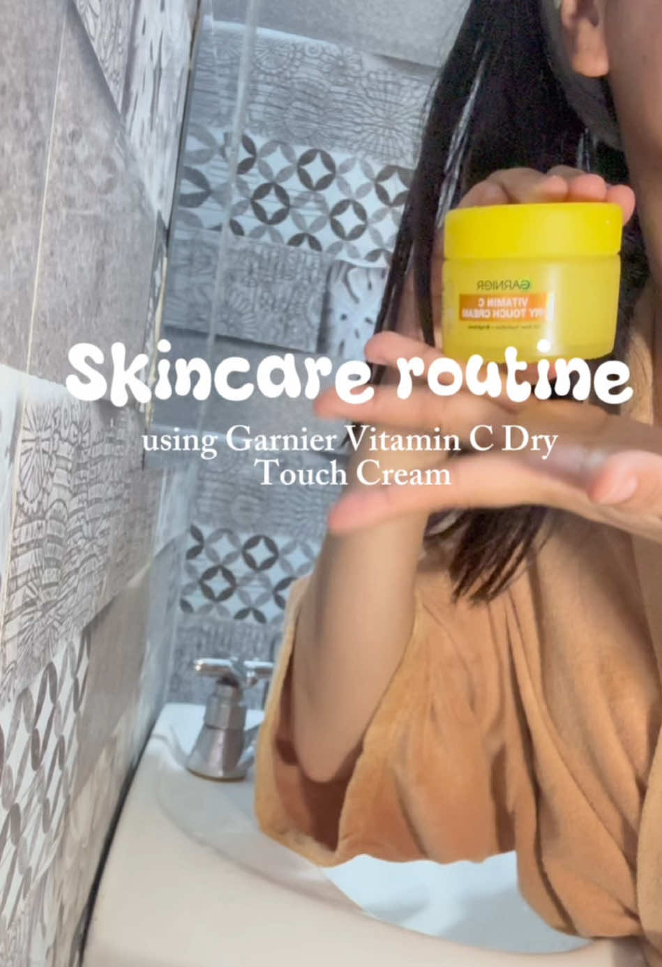 ✨ Gandang alaga, abot-kayang presyo! 💛  Brighten your skin with Garnier Dry Touch Cream — Vitamin C + Anti-Acne power!   Free shipping pa, kaya 'wag palampasin! 🛒   Order na bago maubos!  @garnierph  #garnierzerolagkit #garnier #garnierdrytouchcream #skincare #skincareviral 