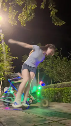 Ủa sao đụng cô luôn dị chời huhu 