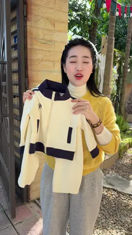 Set thể thao dài tay cho bé gái vừa ấm vừa năng động, cá tính các mẹ ơi #thoitrangtreem #quanaotreem #bodaitaychobe #bothethaochobe #setthudongchobe 