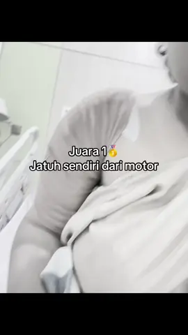 Patah 😮‍💨 #kecelakaan #kulipabrik #jatuhdarimotor #fypシ゚ #rskarimautamasolo 