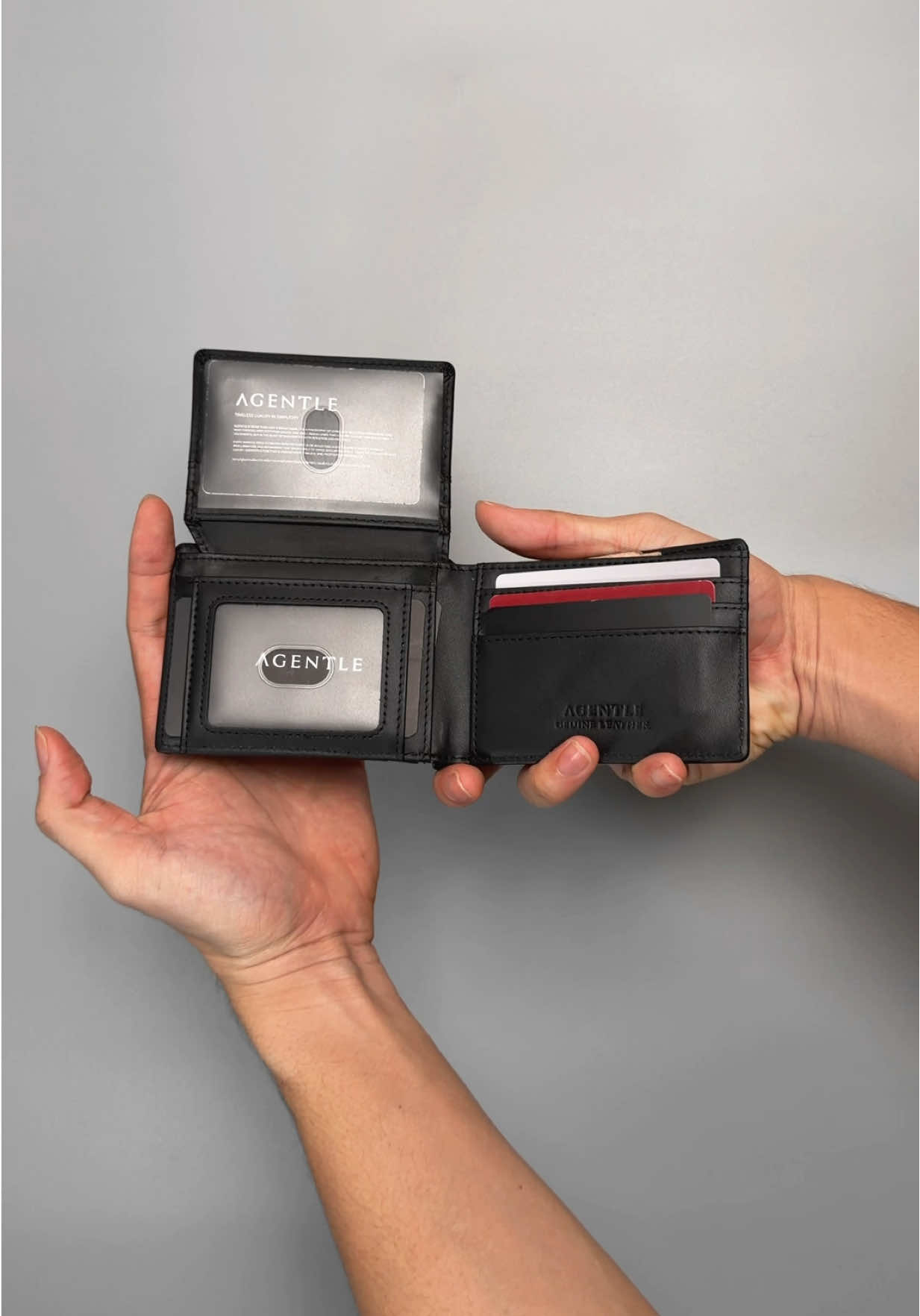 Restock เท่าไหร่ก็ไม่พอ! เพราะคนชอบพกบัตรเยอะแย่งสิ่งนี้กัน กระเป๋าสตางค์หนังงัวแท้ผู้ชายใส่บัตรแบงค์ ช่องบัตรเยอะจุกๆ 14 ช่อง ปิดด้วยแม่เหล็กซ่อน หนังว้วแท้ Topgrain เรียบดูดี ผู้ชายชอบ แบรนด์AGENTLE🖤 #กระเป๋าสตางค์ #กระเป๋าใส่บัตร #กระเป๋าสตางค์ผู้ชาย #agentle #กระเป๋าagentle 