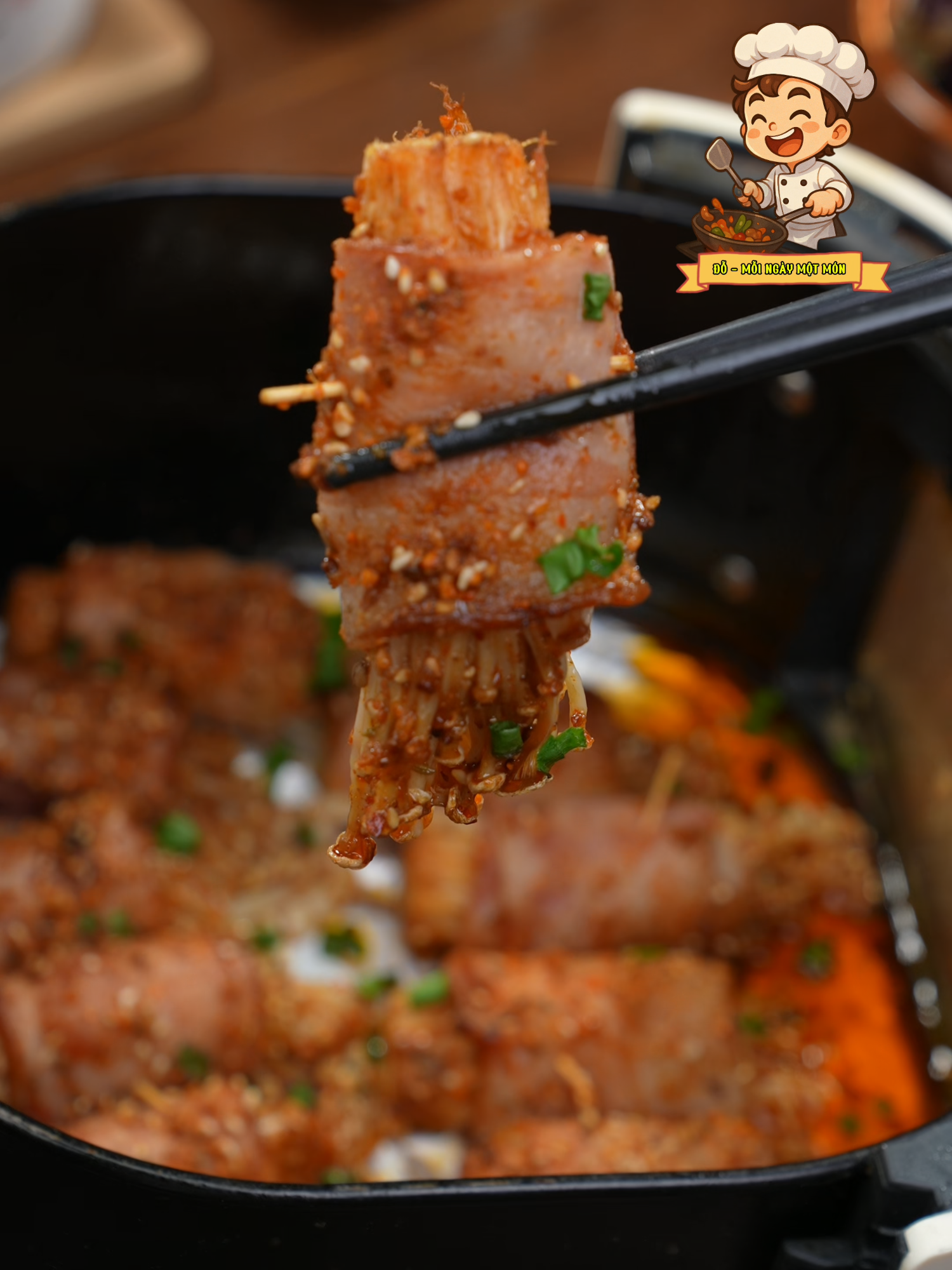 Làm món nấm kim châm cuộn thịt xông khói bằng nồi chiên không dầu, chỉ trong vài phút là xong ngay. Món này nhỏ gọn nhưng ngon cực kỳ. #ĐỗMỗiNgàyMộtMón #NấmKimChâmCuộn #MónNgonDễLàm #NồiChiênKhôngDầu