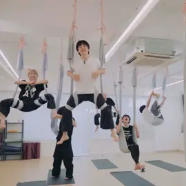 just kickflip being kickflip 😭 #kickflip #킥플립 #kickflipedit #kpop #fyp 