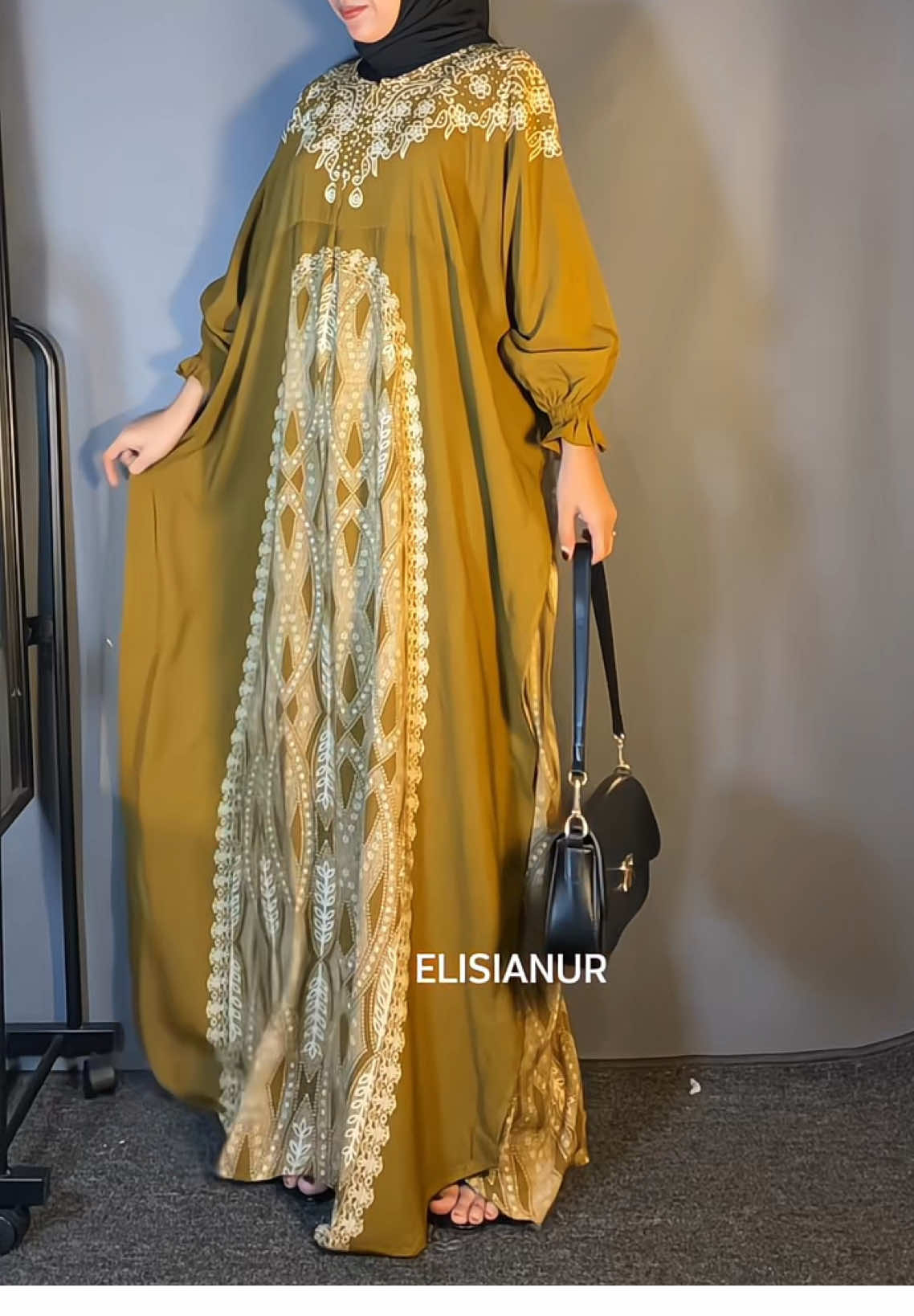 Kaftan bahan rayon adem bngt , dari grosir klamby  #kaftan #kaftanviral #kaftanlebaran #outfitideas #grosirklamby 