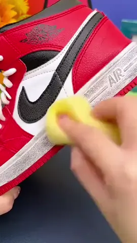 White Sneaker Cleaning Paste, quick and gentle solution for spotless shoes!   ✅ No-rinse formula saves time and effort in cleaning   ✅ Gentle on surfaces and hands safe for both sneakers and skin   ✅ Fast stain removal restores shoes to a clean and bright look   ✅ Convenient and portable perfect for home use or on-the-go touch-ups   ✅ Essential cleaning gadget keeps sneakers fresh and stylish without hassle   Tunay na #UsefulProducts must-have para sa neat, hassle-free, at always-fresh na white sneakers.   CleaningGadget #SneakerCarePH #PracticalGoodsPH #HomeEssentialsPH #SmallItemsBigUses 