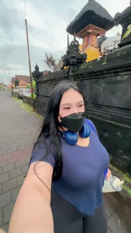 Jalan kaki 20km bukan karena gabut,tapi karena ga punya 💸