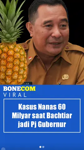 Makassar - Kejaksaan Tinggi Sulawesi Selatan (Kejati Sulsel) menggeledah Kantor Dinas Tanaman Pangan, Holtikultura dan Perkebunan (TPHBun) Provinsi Sulawesi Selatan.  Penggeledahan dilakukan untuk mendalami dugaan korupsi pengadaan bibit nanas tahun anggaran 2024, proyek bernilai sekitar Rp 60 miliar yang bergulir pada masa PJ Gubernur Bahtiar Baharuddin.  Penggeledahan pertama berlangsung di Kantor Dinas Tanaman Pangan, Hortikultura, dan Perkebunan (TPHBun) Provinsi Sulsel di Jalan Amirullah, Makassar.  Tim penyidik Pidana Khusus Kejati Sulsel, dipimpin Aspidsus Rachmat Supriady, menyasar empat ruangan strategis: ruang Kepala Dinas, ruang Sekretaris, ruang Kepala Bidang Pangan Hortikultura, serta Sub Bagian Keuangan.  Dalam operasi tersebut, penyidik menyita berbagai dokumen penting mulai dari kontrak kerja, dokumen pencairan anggaran, laporan pertanggungjawaban, bukti transaksi, hingga perangkat elektronik yang diduga berkaitan dengan proses pengadaan bibit nanas 2024.  Setelah itu, penyidik melanjutkan penggeledahan ke Kantor Badan Keuangan dan Aset Daerah (BKAD) Sulsel di kompleks Kantor Gubernur.  Kasi Penkum Kejati Sulsel, Soetarmi, membenarkan bahwa tim penyidik menelusuri dokumen usulan kegiatan, alur pencairan anggaran, dan distribusi bibit sebagai bagian dari upaya menguatkan alat bukti.  Sejauh ini, sekira 10 orang dari unsur dinas, rekanan, hingga pihak terkait lainnya telah diperiksa. Namun, Kejati menegaskan bahwa belum ada tersangka yang ditetapkan.  Pemerintah Provinsi Sulsel, melalui Plt Kepala Dinas Kominfo Andi Winarno Eka Putra, menyatakan menghormati sepenuhnya proses hukum yang berjalan dan memastikan siap membantu penyidik bila diperlukan.  “Kami sudah dengar itu, dan tentu Pemprov menghargai proses hukum yang berjalan,” singkat Andi Winarno. (*)  #digeledah  #viral #kantor #gubernur #sulsel 