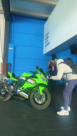 Delinquir es fácil… si te pasas de 120 ya eres un delincuente🤦🏼‍♂️🤦🏼‍♂️#risas😂😂😂 #rider#kawasaki #bike #paratiiiiiiiiiiiiiiiiiiiiiiiiiiiiiii 