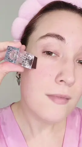 🔥Black Friday: 1+1 on all kits + code BF25 for 25% off on everything else @HoMEso  I'm serious — don't miss out on HoMEso!👆😅 It's really easy to use, almost painless + you'll get all the instructions how to sterilize the applicator👌 ✨ The serum is enriched with Hyaluronic Acid and Peptides Complex ✨ The applicator has tiny gold plated microneedles that maximize skincare actives penetration and absorption into the skin ✨ Stimulates natural collagen production and helps to improve skin elasticity and firmness in a long run ✨ Instantly plumps the skin, deeply hydrates and gives beautiful glow to the skin ✨ Makes skin texture more smooth and evens skin tone What I especially loved: the process itself is very satisfying + I've definitely seen boost of plumpness and more even skin tone after just one procedure Caution: be careful if you have rosacea or very sensitive skin, try not to go too harsh on extra sensitive places and don't use actives the next couple of days *gifted by the brand in exchange for my honest review #homeso #microneedling #athomemicroneedling #antiaging #blackfriday 