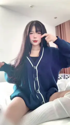 tự nhiên quên d……ở ch…ân lên 😌 #fyp #foryou #trending 