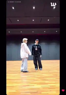 Jimin和RM今天来了我今天好开心🥹💥💟✨✨✨✨💟💟💜💜💜💜 #creatorsearchinsights. . #Jiminnisu #unfrezzmyaccount @BTS @hobipower @TikTok @For You 