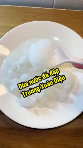 🔥 Dừa nước Trường Xuân Diệu🔥 👆🏻Hương vị tuổi thơ, kỉ niệm của biết bao người ở Mỹ Tho🏡🍂 👆🏻Ai ăn liền nhớ kiu anh để vào ly nhaaa😜😜 ⏰ 9g-21g 📌 225 Lê Đại Hành, Mỹ Tho #monantuoitho #duanuocmytho #duanuocdapmytho #duanuocxuandieu #mythotiengiang