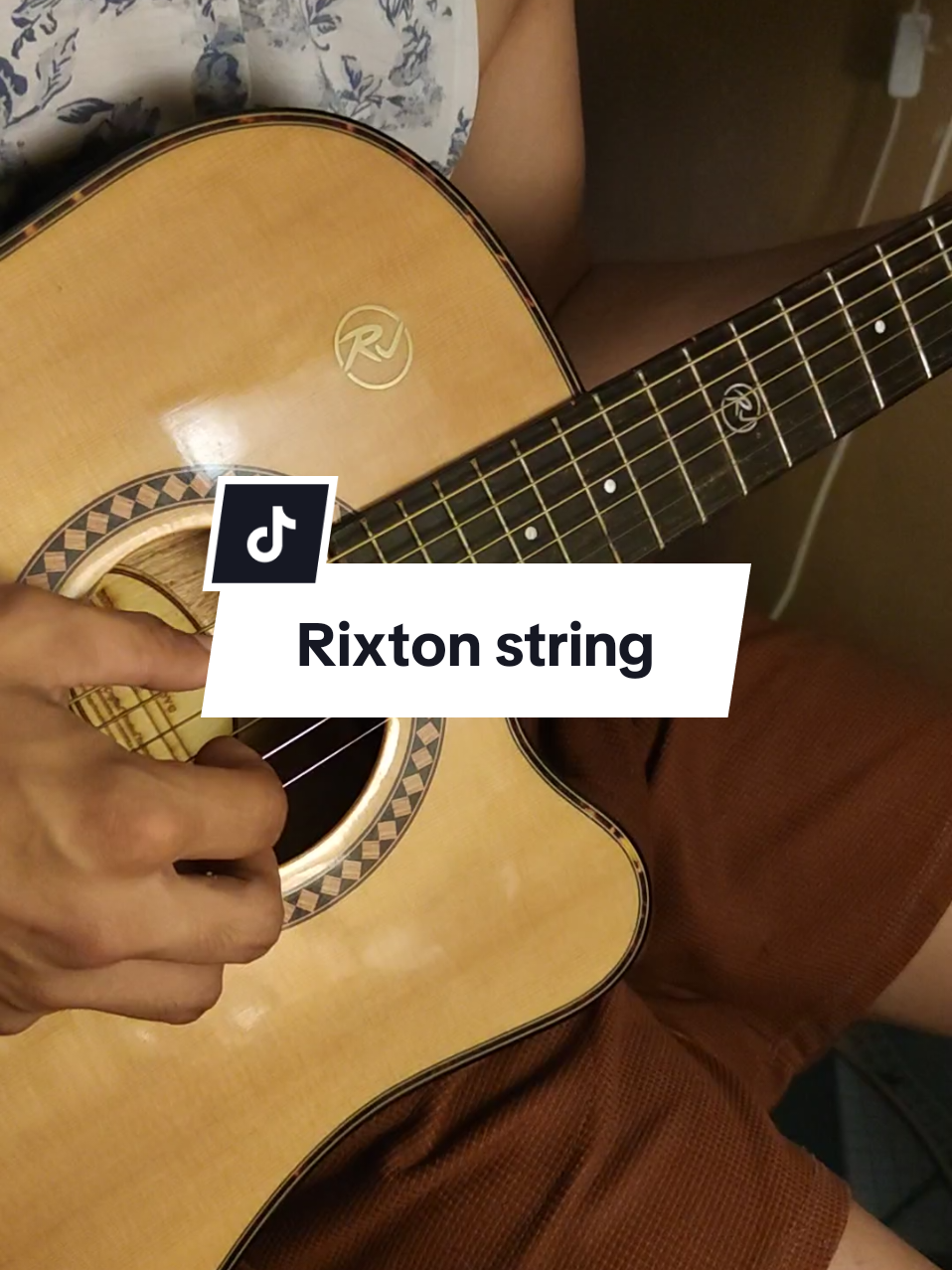 🎸 Gusto mo bang i-level up ang tunog ng iyong gitara? Subukan ang Rixton 80/20 Bronze Acoustic Guitar Strings! Flexible, matibay, at swak sa lahat ng genre. Perfect para sa mga baguhan at pro! May libre pang 2 guitar picks! 🎶   Huwag palampasin ang mega discount na ₱133 na lang mula ₱499! Order na at i-enjoy ang free shipping! 🚀 #GitaraPH #AcousticGuitarStrings #RixtonStrings #GuitarLovers #BaguhanSaGitara 
