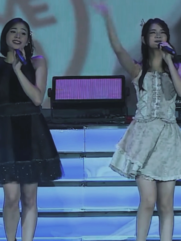 Huaaaaa keinget ZoyToy🖤🤍 Oline Erine kalian juga keren bgt. Selamat shonichi Kira Kira Girls!!  @christyjkt48 @_zeeasadel @jkt48.oline @jkt48.erine_  #zoytoy🐟🦖 #2ines 