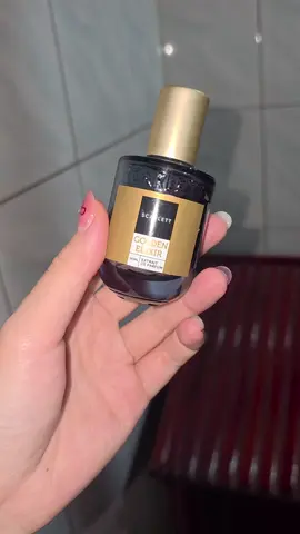 Baunya ada hint vanilla , tapi tetap kalem , dari awal cari parfum scarlett, memang jatuh cintanya sama variant yang ini 👉🏻👈🏻💖 #scarlettparfume #parfumscarlett #scarlettparfum #parfumlokal #parfumviral 