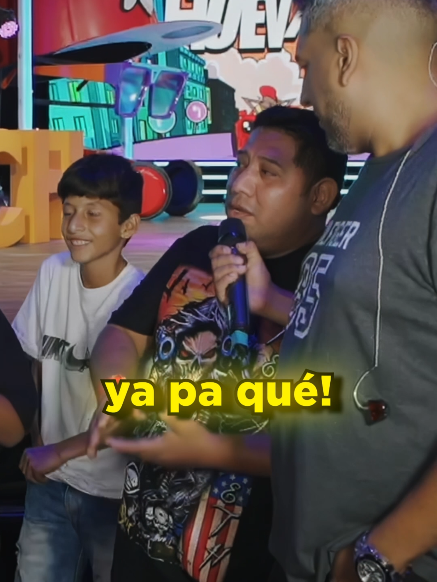 Ella quiere atención, él quiere fútbol #hablandohuevadas #humor