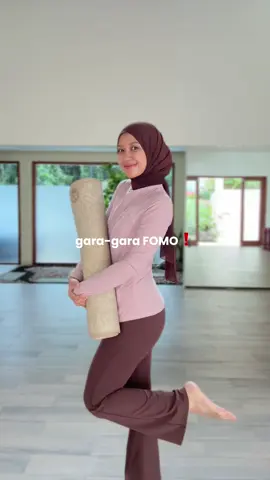 aku yakin semua hal pasti dimulai dari langkah kecil yang sederhana, awalnya coba-coba eh akhirnya dapetin manfaat yang luar biasa!🥰  make sure kalian semua follow @Combiphar ya biar ga ketinggalan info-info bermanfaat seputar pola hidup sehat!  #ChampioningAHealthyTomorrow #LangkahNyataSehat