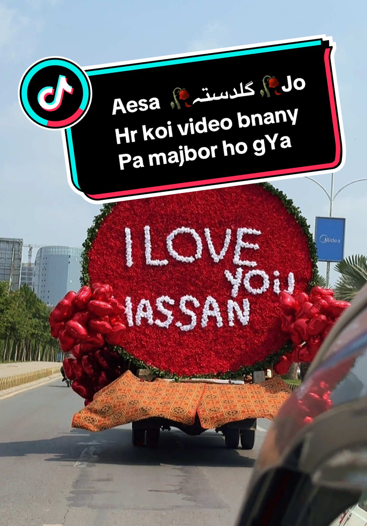 Extra large 🌹 bouquet 🌺🥀Imagine waking up to This beauty  It can be customized as your requirements for any occasion ✨  For order’s & queries  whatsup us on 📞03475342732  @akflorist72  #freshflowerbouquet #freshflowerislamabad #deartiktokteamdontunderviewmyvideos #viewsproblem #akflorist72 #foryoupage @Zach King 