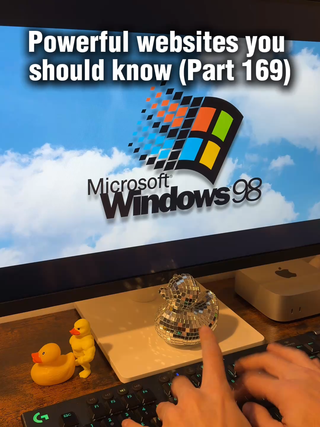 You can run classic operating systems right in your browser 😳💻 Play old-school games, open retro programs, even launch Winamp. Pure nostalgia. #powerfulwebsites #websites #goviral #fyp #retro #retrogames
