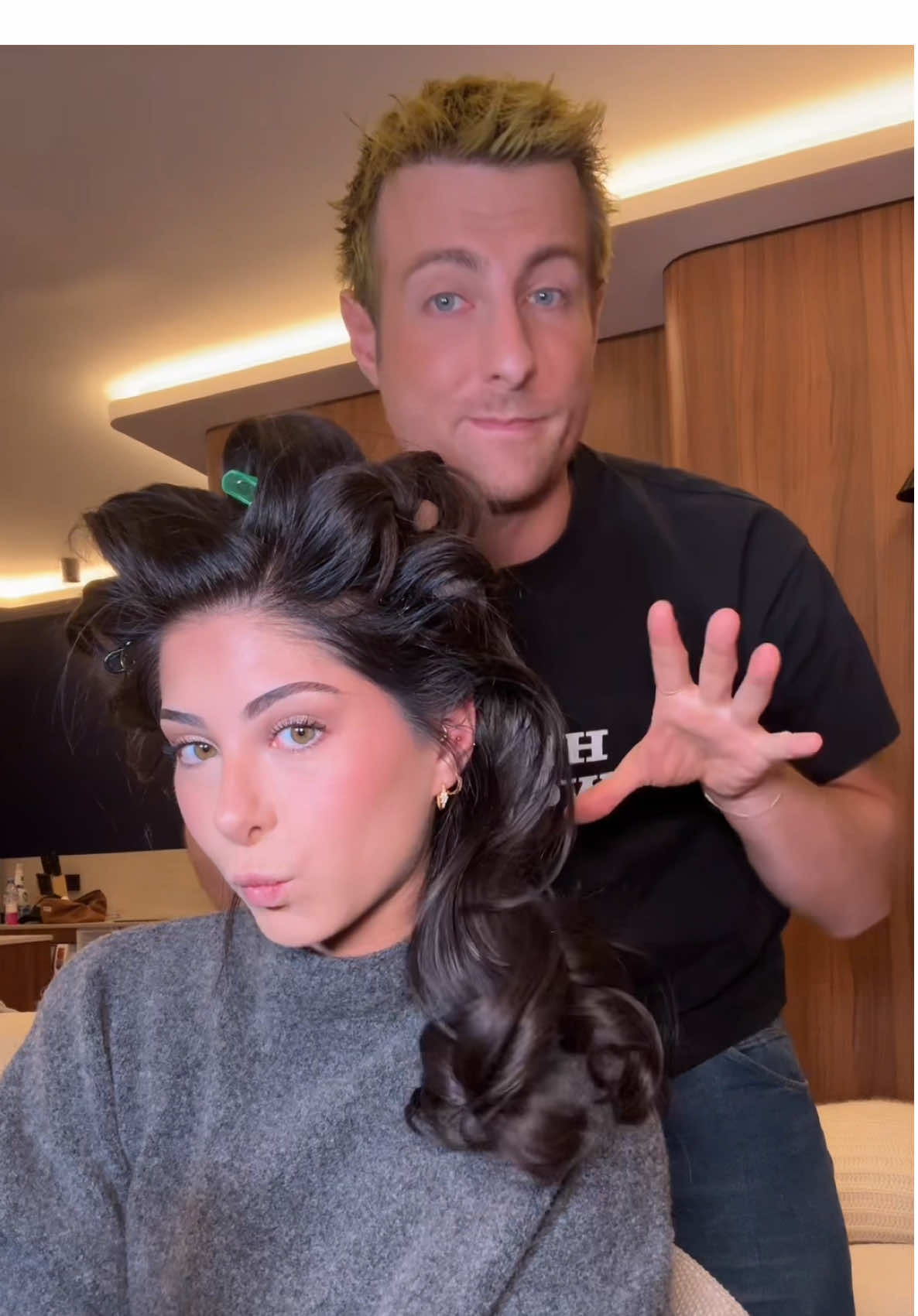 Glam Time ! ✨ la soirée @GQ France x @Magnum Ice Cream // coiffure avec le sérum Keratin morphose de @Dessange Paris et le neo pocket pro de @DreameUS ! #glam 