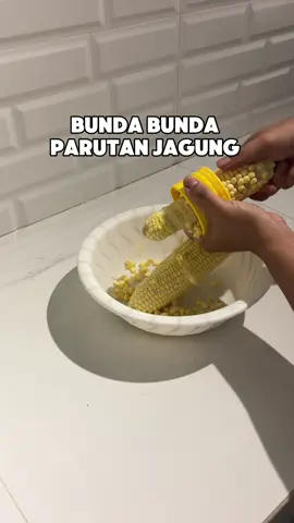 Sekarang kalo parutin jagung udah simpel banget kalo pake ini  #parutanjagung #parutan #parutanjagungpraktis #alatpraktis #perontokjagung 
