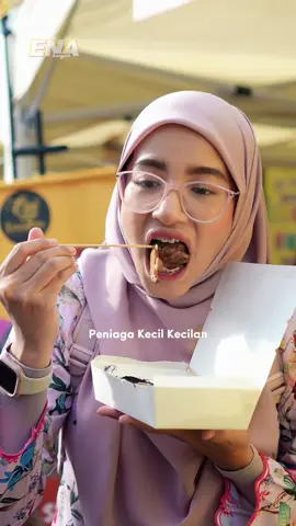 Festime tau Ena terjah Festival tapi rasa nak kunyah semuaaaa.. Sebab Murr 🩷 HARI PENJAJA @ PENIAGA KECIL SELANGOR The Roundabout @ Putra Heights 21 & 22 November 2025 @PLATSelangor @TheNomadKL @badmamawolf 