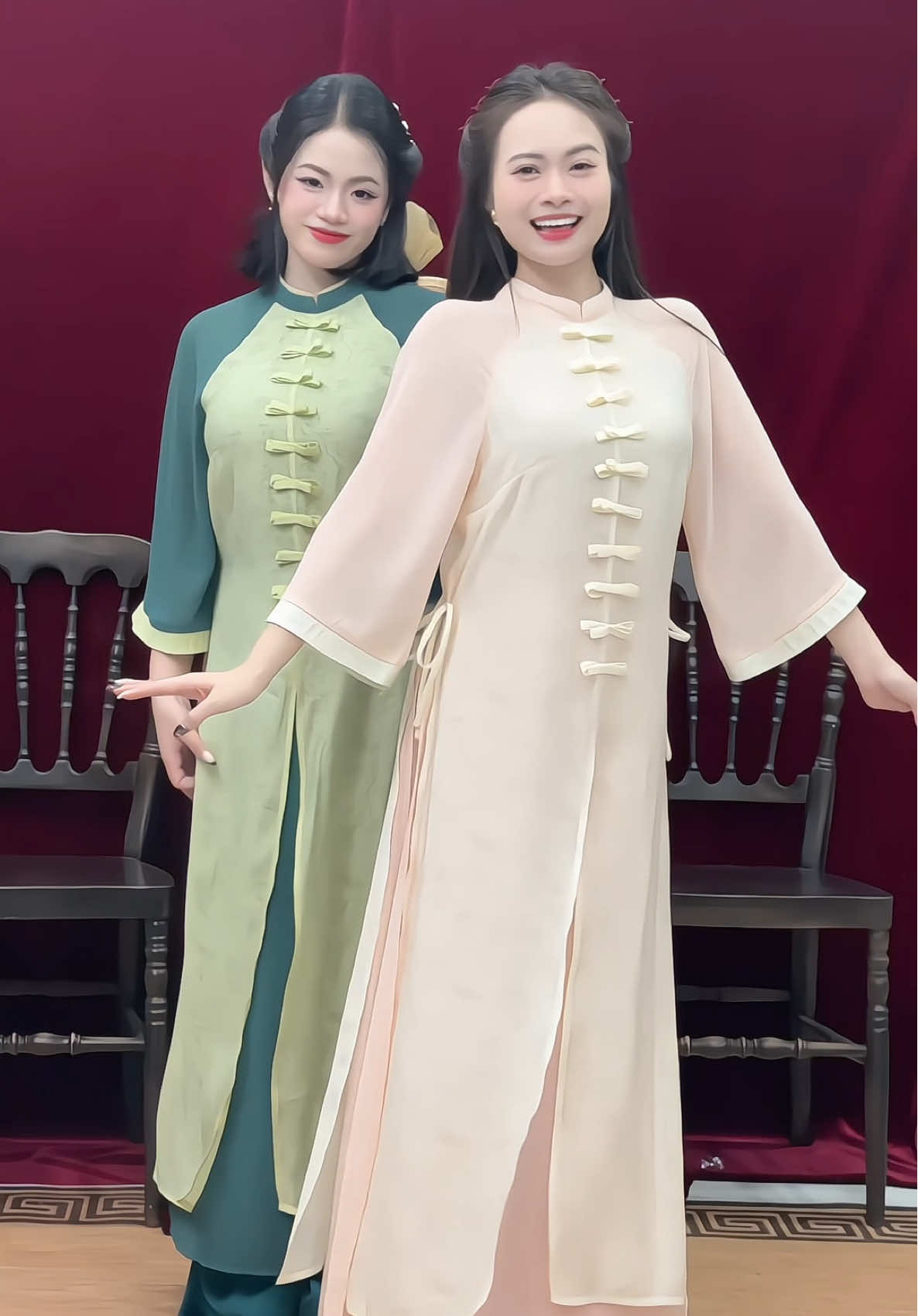 Áo dài 4 tà cách tân nhẹ nhàng thướt tha hàng xịn về cho các chị yêu đây ạ