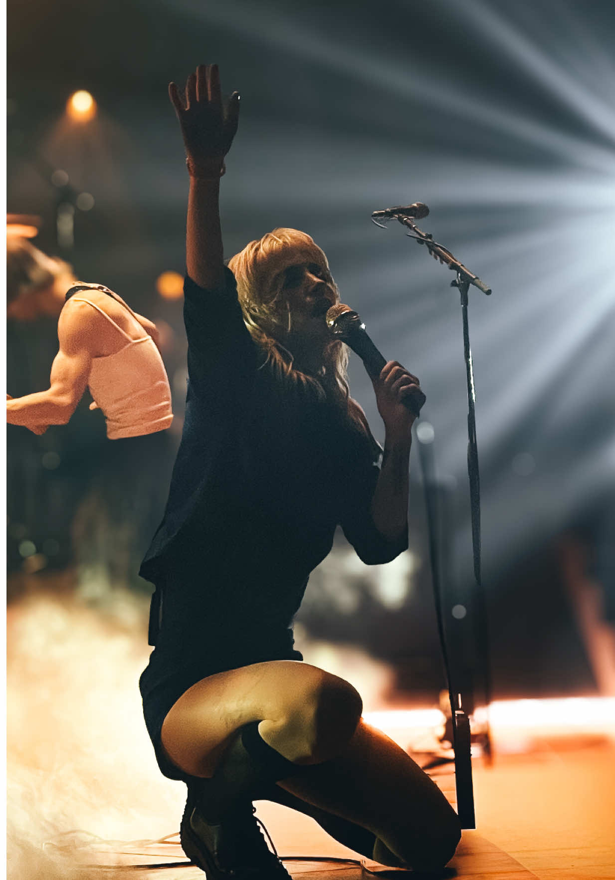 Yes she is  #hayleywilliams #paramore #concerttok #concert #fangirl 