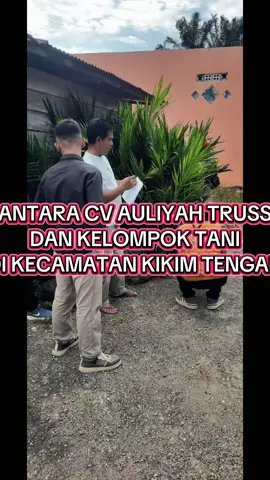 mengawal dan mengawasi serah terima bibit sawit@Prabowo Presidenku🇮🇩 @Wakil Bupati Lahat @LAHAT ONLINE @Humasdanprotokol.dprdkablahat @GARDA PRABOWO SUMSEL @Lematang Official @Lahat Info @Bursah Widia Official 