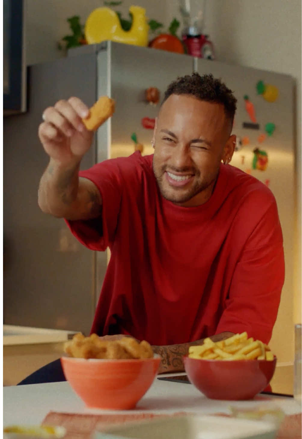 A resenha tá ON! Reuni os parças em casa para saborear os snacks da Canção, mas quem será que comeu tudo antes de mim? Desse jeito, não vai sobrar nada para o after. Me conta aí qual é o seu snack preferido?😉🧡  #MinhaResenhaCanção #CançãoAlimentos  #CadaMomentoUmaHistória