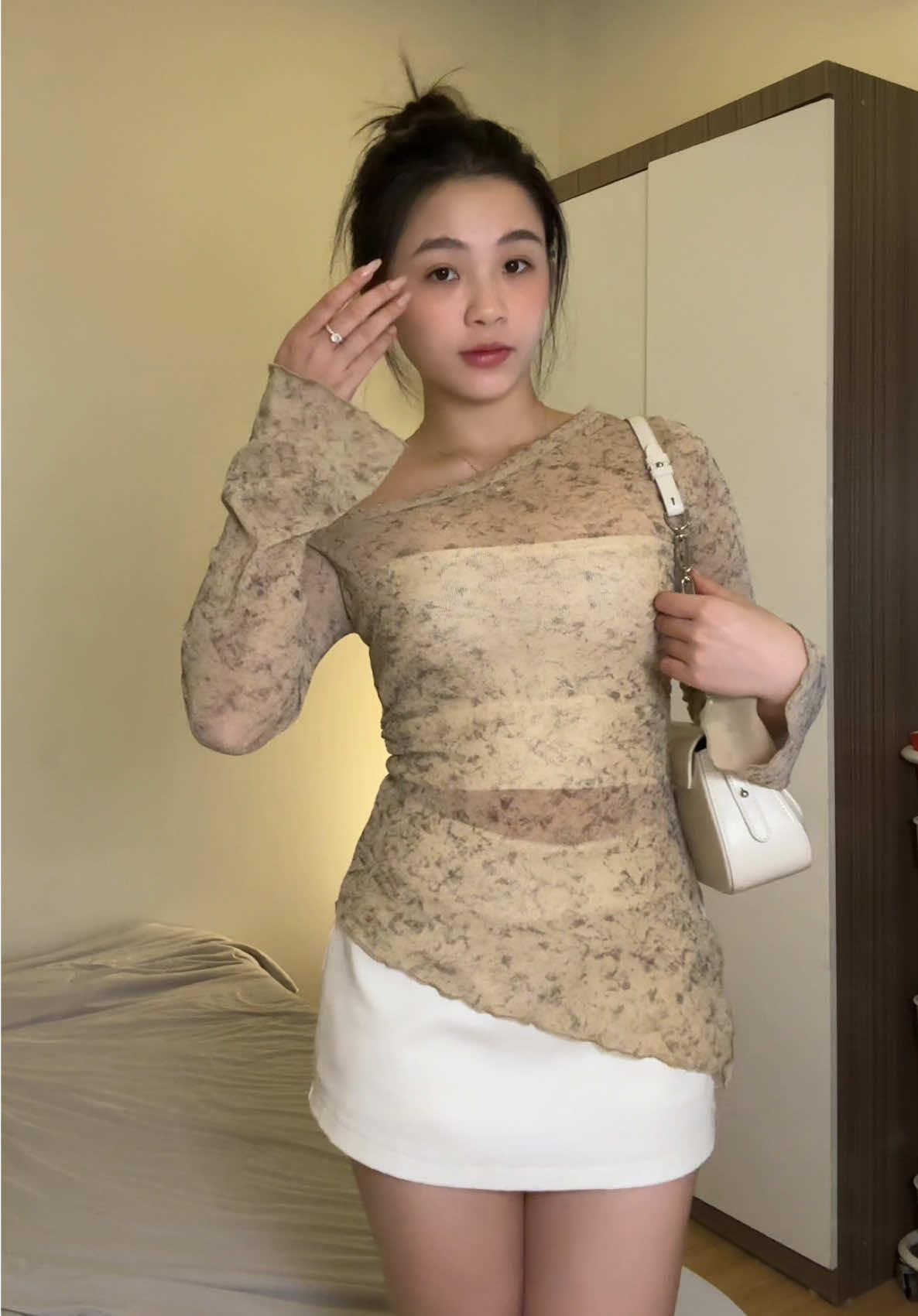 mỏng tenhhh #omiri #outfits #OOTD #aomong #aoluoi 