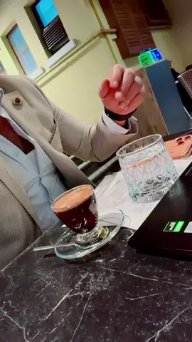 ‏يجب أن تفهموا ان آحلى وأجمل العلاقات هي اللي محد يدري عنّها إلا الطرفين بس .#ياللأسى #💔 #مساء_الخير #رصيف_المتعبين 